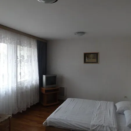 Hotel Rebir *